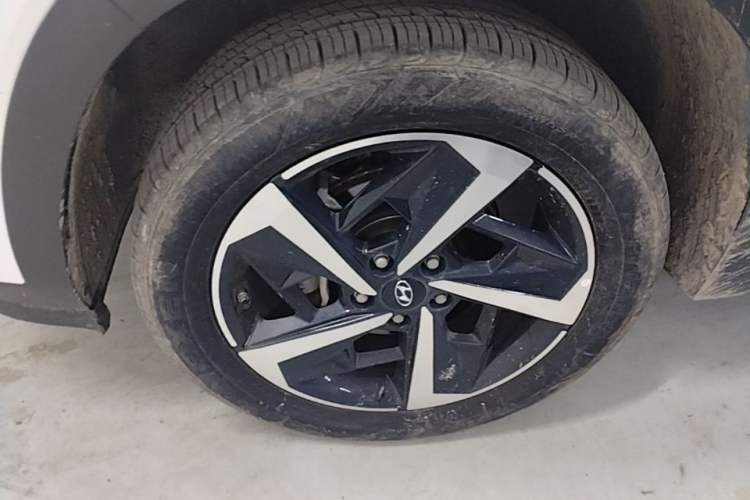 Used Hyundai ix35 2021 2.0L Automatic 2WD GLS Leading Edition Left Front Wheel Hub