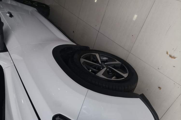 Used Hyundai ix35 2021 2.0L Automatic 2WD GLS Leading Edition Left Front Wheel Hub