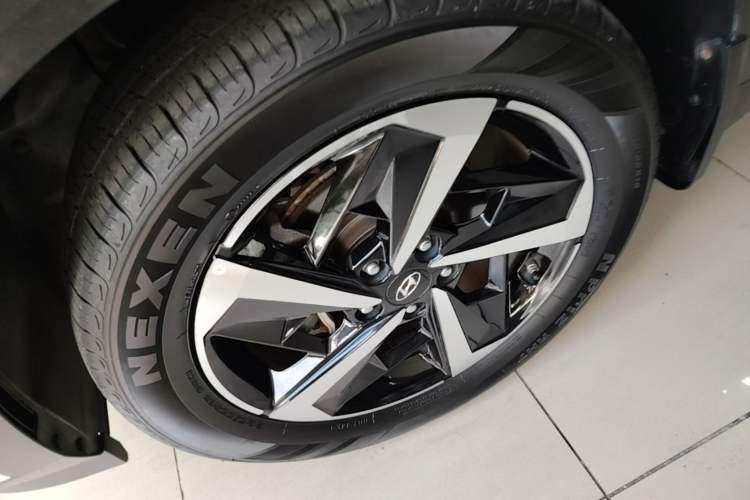 Used Hyundai ix35 2021 2.0L Automatic 2WD GLS Leading Edition Left Front Wheel Hub