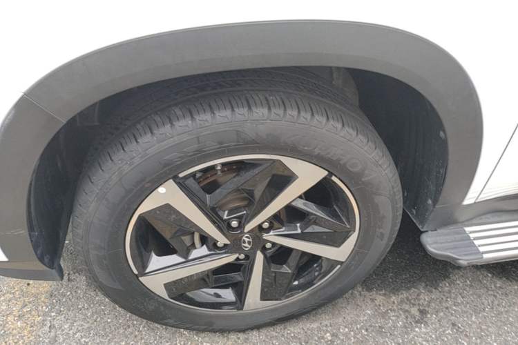 Used Hyundai ix35 2021 2.0L Automatic 2WD GLS Leading Edition Left Front Wheel Hub