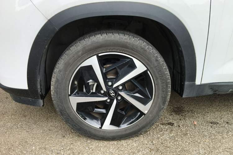 Used Hyundai ix35 2021 2.0L Automatic 2WD GLS Leading Edition Left Front Wheel Hub