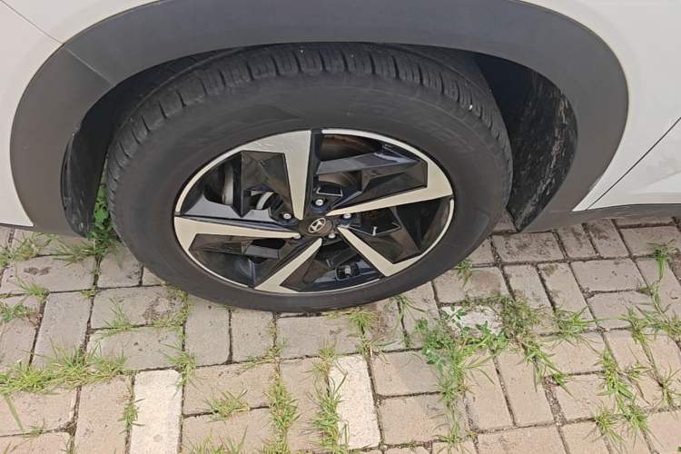 Used Hyundai ix35 2021 2.0L Automatic 2WD GLS Leading Edition Left Front Wheel Hub