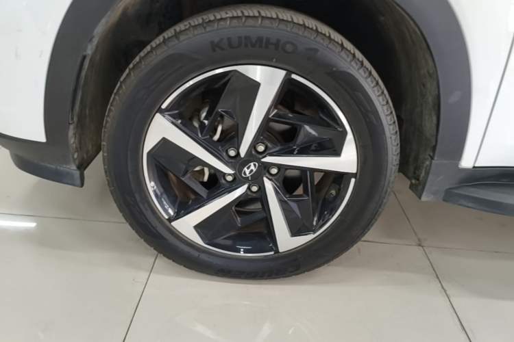 Used Hyundai ix35 2021 2.0L Automatic 2WD GLS Leading Edition Left Front Wheel Hub