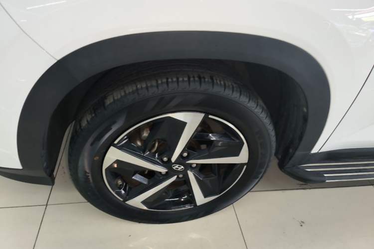 Used Hyundai ix35 2021 2.0L Automatic 2WD GLS Leading Edition Left Front Wheel Hub