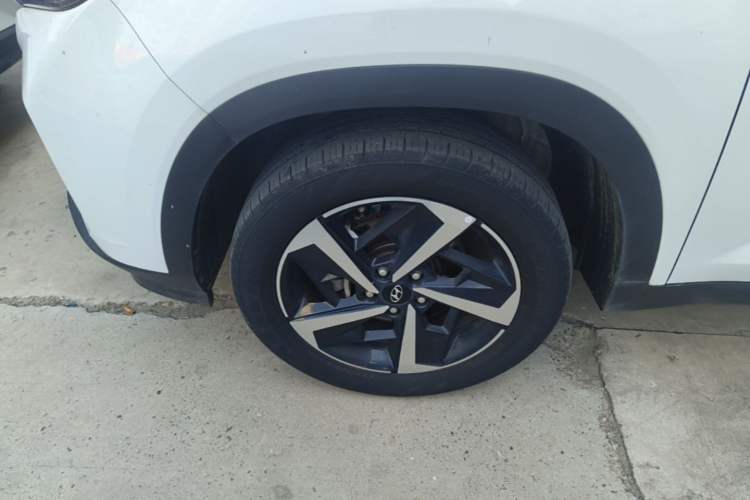 Used Hyundai ix35 2021 2.0L Automatic 2WD GLS Leading Edition Left Front Wheel Hub