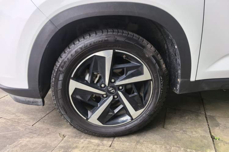 Used Hyundai ix35 2021 2.0L Automatic 2WD GLS Leading Edition Left Front Wheel Hub