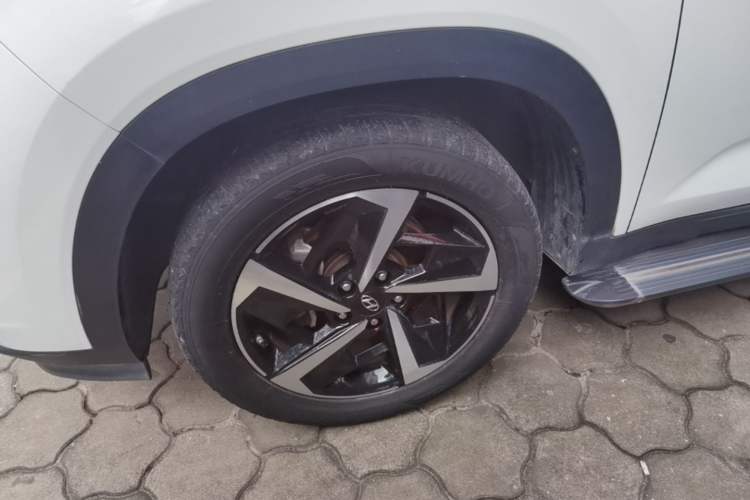 Used Hyundai ix35 2021 2.0L Automatic 2WD GLS Leading Edition Left Front Wheel Hub