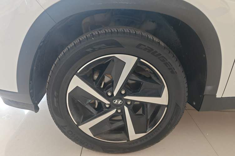 Used Hyundai ix35 2021 2.0L Automatic 2WD GLS Leading Edition Left Front Wheel Hub