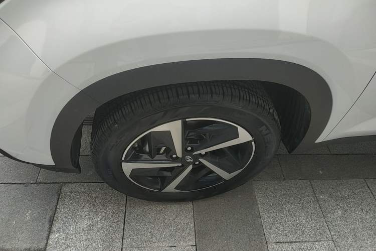 Used Hyundai ix35 2021 2.0L Automatic 2WD GLS Leading Edition Left Front Wheel Hub