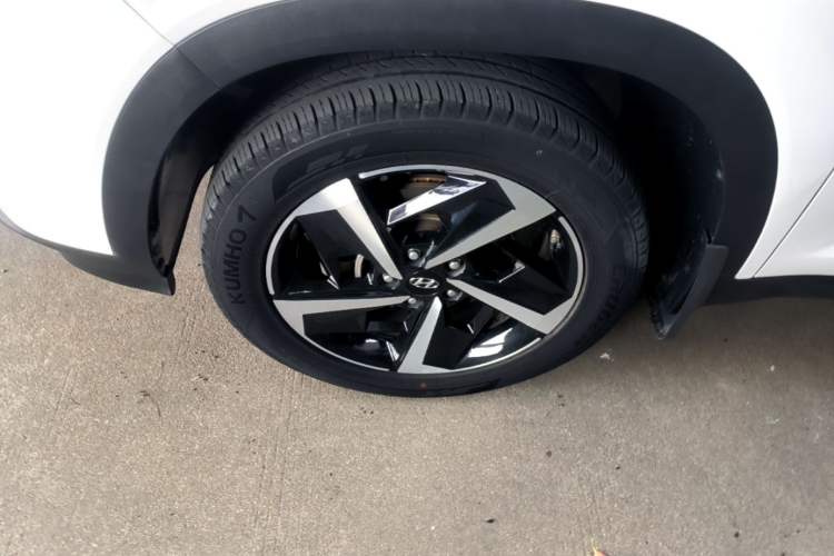 Used Hyundai ix35 2021 2.0L Automatic 2WD GLS Leading Edition Left Front Wheel Hub