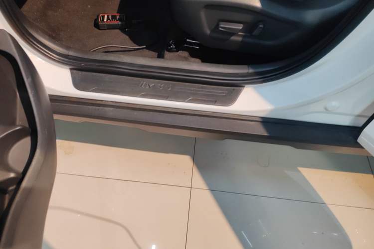 Used Hyundai ix35 2021 2.0L Automatic 2WD GLS Leading Edition Left Side Sill