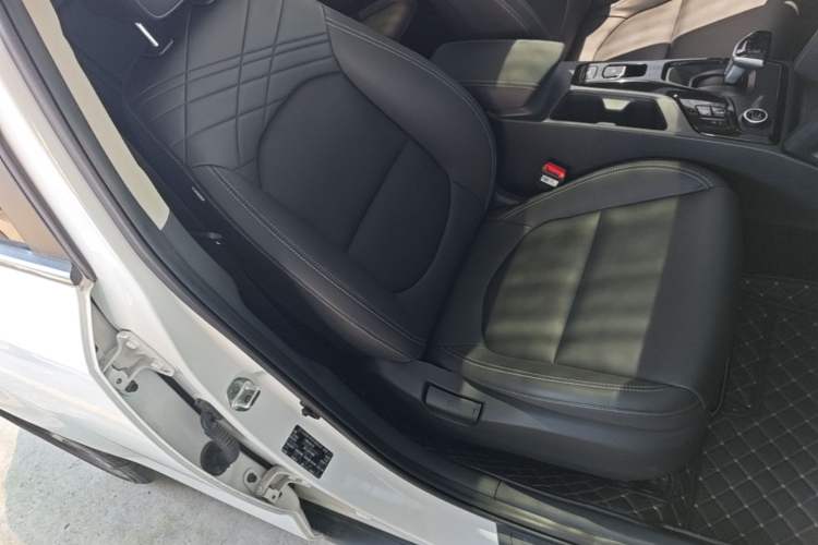 Used Hyundai ix35 2021 2.0L Automatic 2WD GLS Leading Edition Right Front Seat