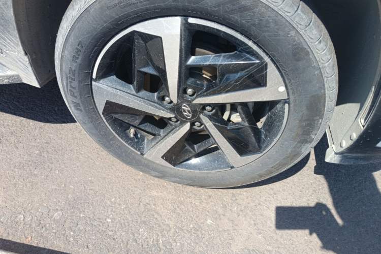 Used Hyundai ix35 2021 2.0L Automatic 2WD GLS Leading Edition Right Front Wheel Hub