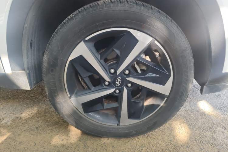 Used Hyundai ix35 2021 2.0L Automatic 2WD GLS Leading Edition Right Front Wheel Hub