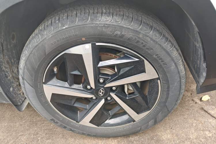 Used Hyundai ix35 2021 2.0L Automatic 2WD GLS Leading Edition Right Front Wheel Hub