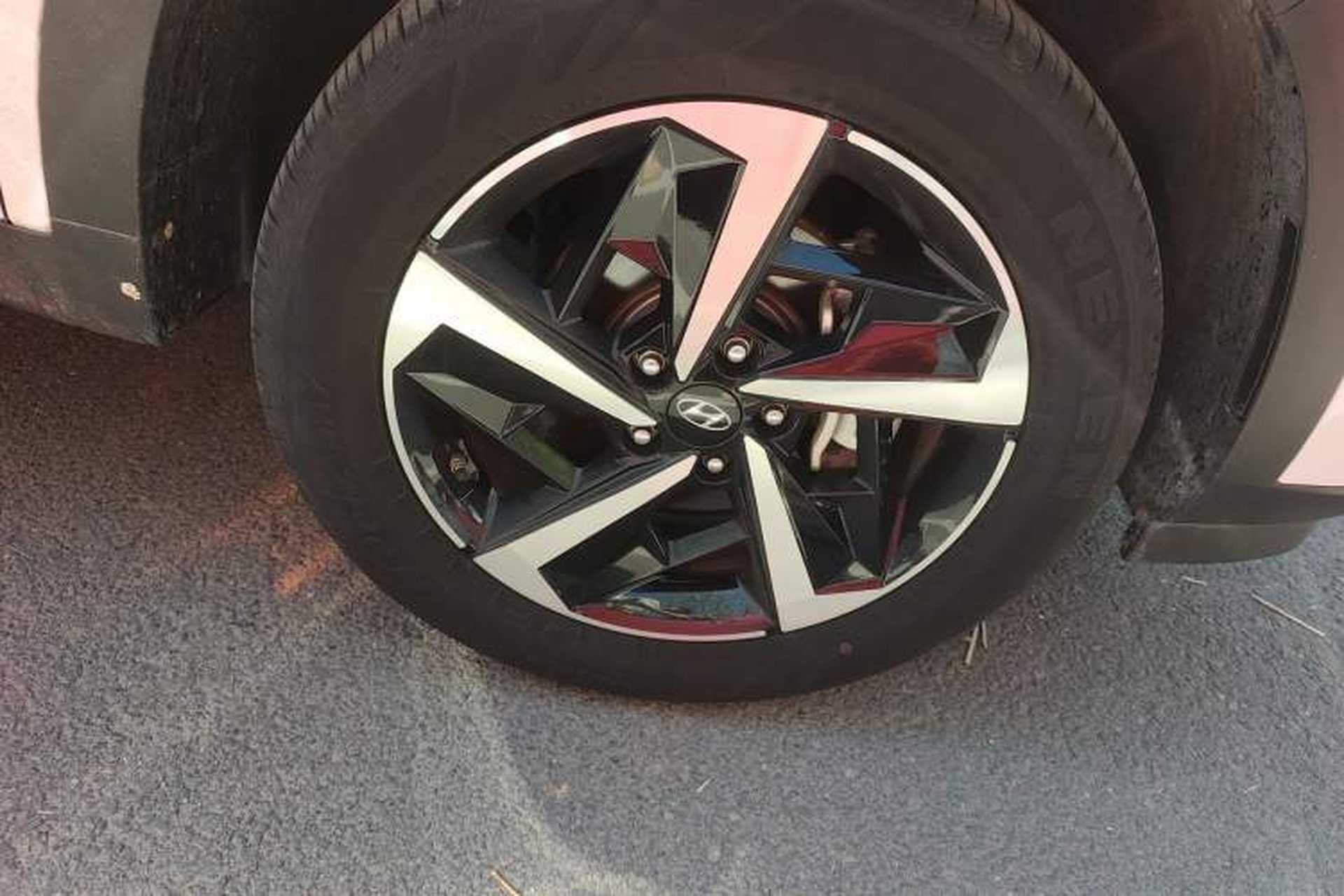 Used Hyundai ix35 2021 2.0L Automatic 2WD GLS Leading Edition Right Front Wheel Hub