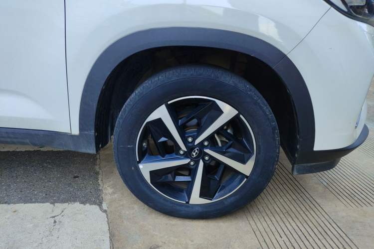 Used Hyundai ix35 2021 2.0L Automatic 2WD GLS Leading Edition Right Front Wheel Hub