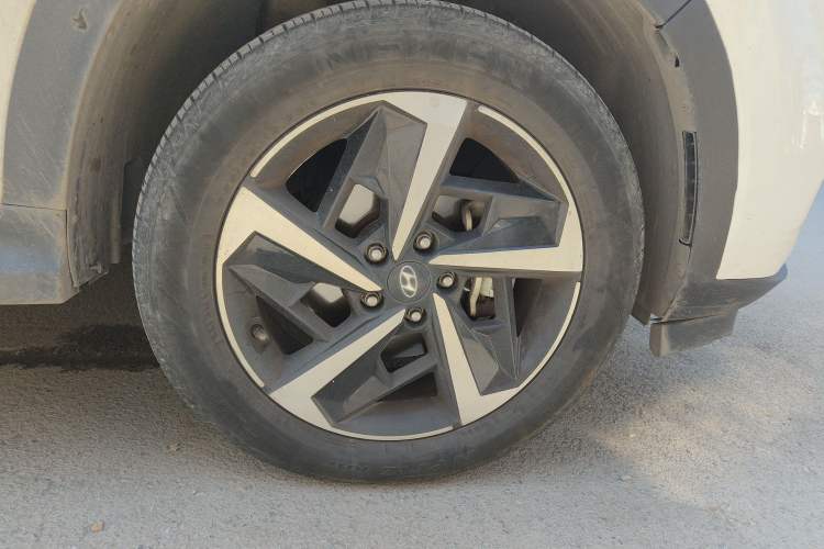 Used Hyundai ix35 2021 2.0L Automatic 2WD GLS Leading Edition Right Front Wheel Hub