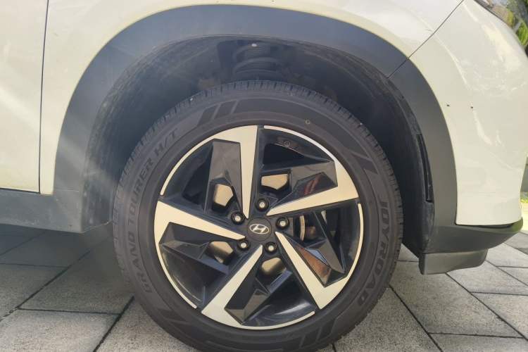 Used Hyundai ix35 2021 2.0L Automatic 2WD GLS Leading Edition Right Front Wheel Hub