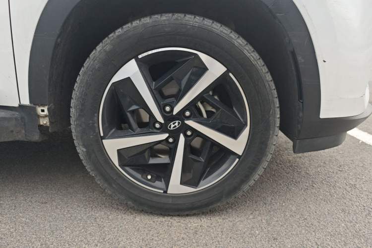 Used Hyundai ix35 2021 2.0L Automatic 2WD GLS Leading Edition Right Front Wheel Hub