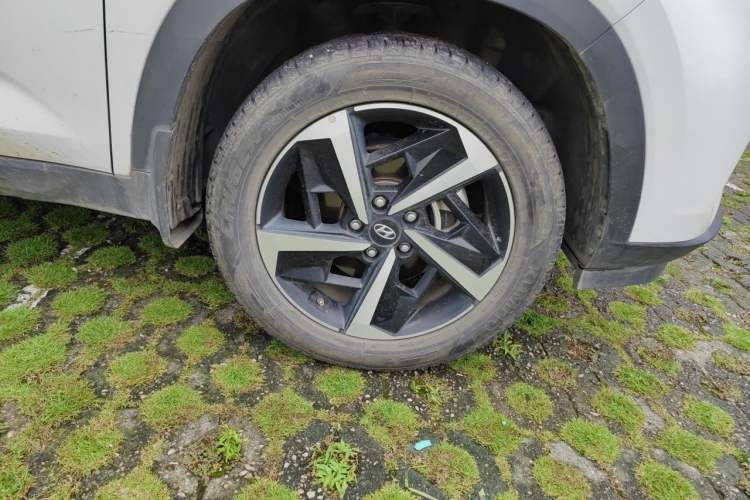 Used Hyundai ix35 2021 2.0L Automatic 2WD GLS Leading Edition Right Front Wheel Hub