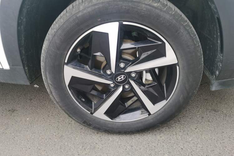 Used Hyundai ix35 2021 2.0L Automatic 2WD GLS Leading Edition Right Front Wheel Hub