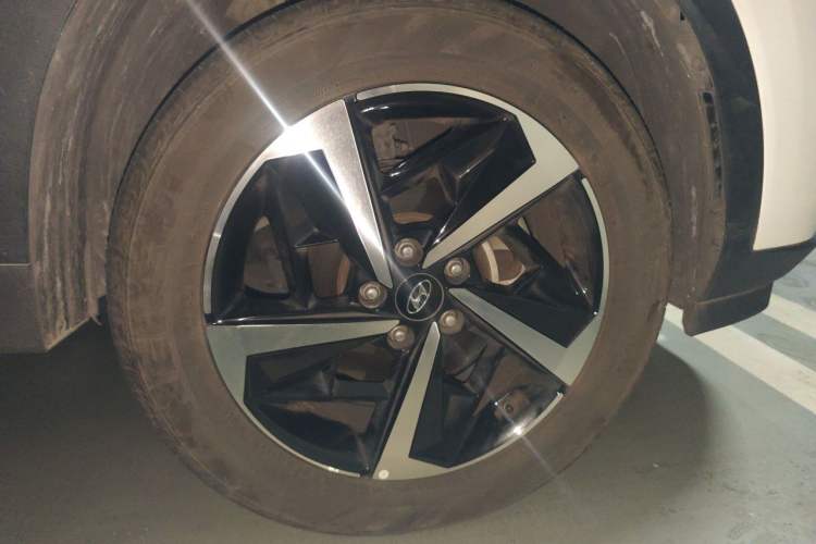 Used Hyundai ix35 2021 2.0L Automatic 2WD GLS Leading Edition Right Front Wheel Hub