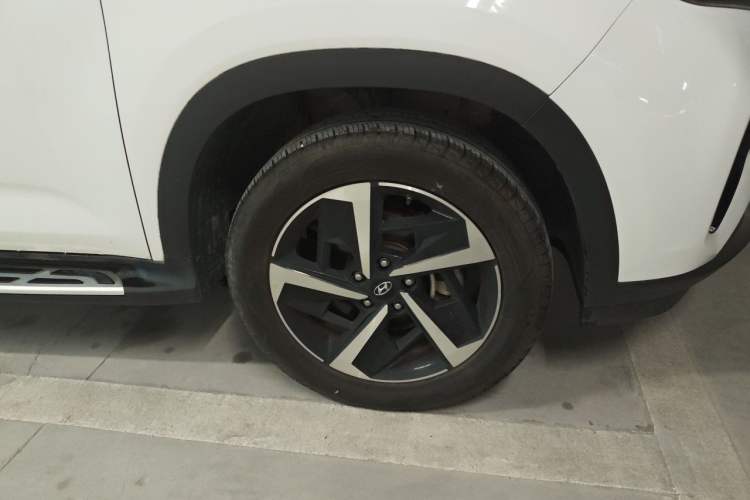 Used Hyundai ix35 2021 2.0L Automatic 2WD GLS Leading Edition Right Front Wheel Hub