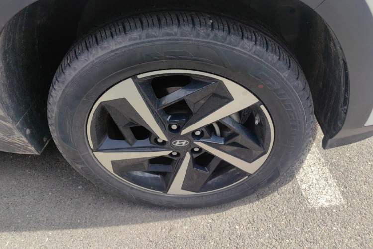 Used Hyundai ix35 2021 2.0L Automatic 2WD GLS Leading Edition Right Front Wheel Hub