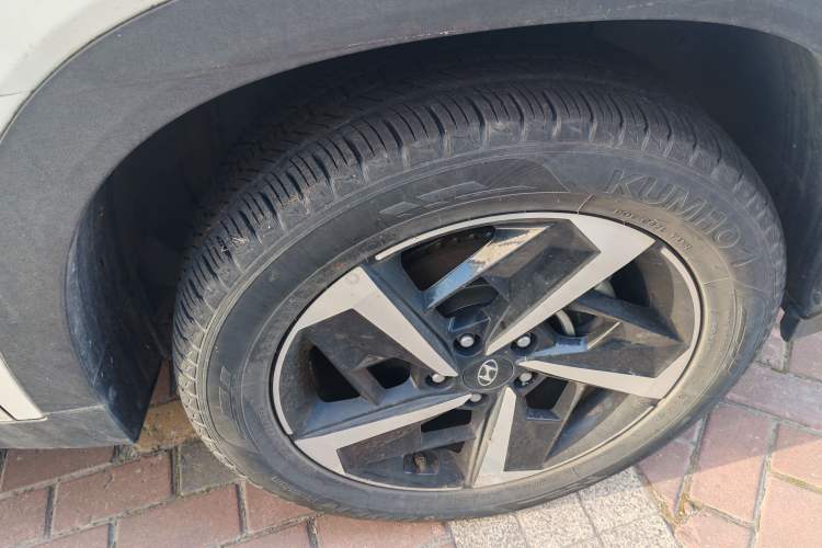 Used Hyundai ix35 2021 2.0L Automatic 2WD GLS Leading Edition Right Front Wheel Hub