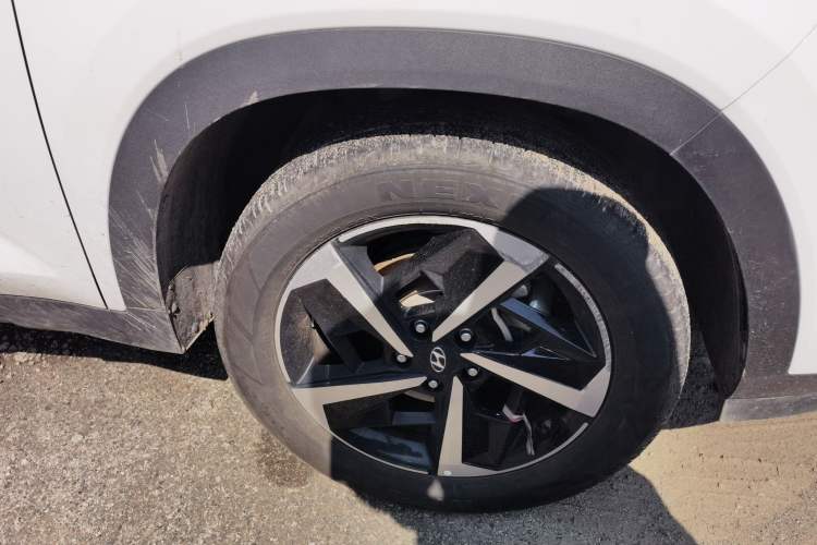 Used Hyundai ix35 2021 2.0L Automatic 2WD GLS Leading Edition Right Front Wheel Hub