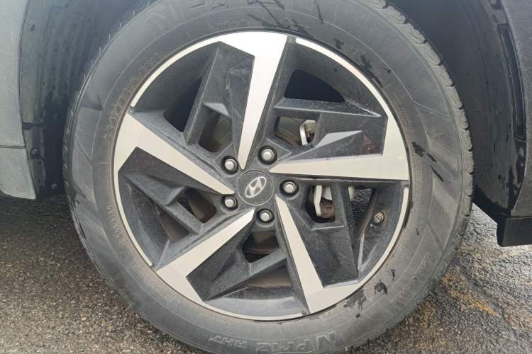 Used Hyundai ix35 2021 2.0L Automatic 2WD GLS Leading Edition Right Front Wheel Hub