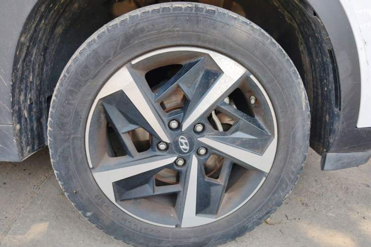 Used Hyundai ix35 2021 2.0L Automatic 2WD GLS Leading Edition Right Front Wheel Hub