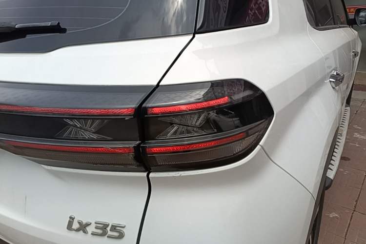 Used Hyundai ix35 2021 2.0L Automatic 2WD GLS Leading Edition Right Rear Taillight