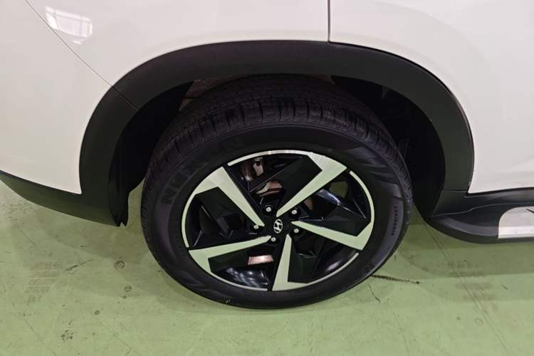Used Hyundai ix35 2021 2.0L Automatic 2WD GLS Leading Edition Right Rear Wheel Hub