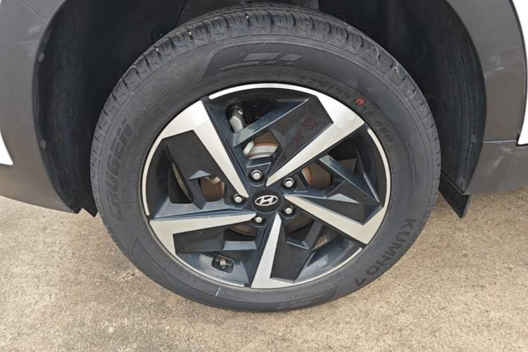 Used Hyundai ix35 2021 2.0L Automatic 2WD GLS Leading Edition Right Rear Wheel Hub