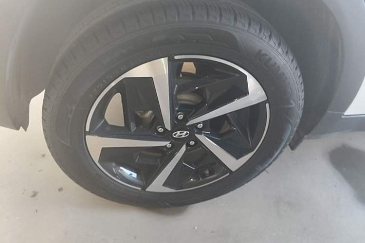 Used Hyundai ix35 2021 2.0L Automatic 2WD GLS Leading Edition Right Rear Wheel Hub