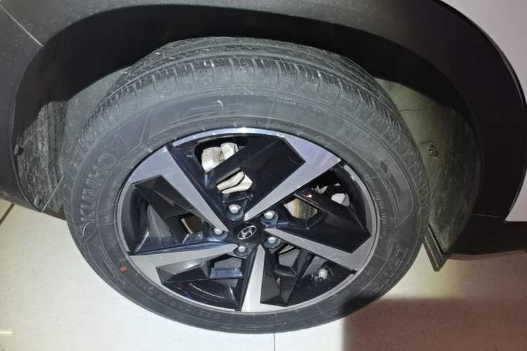 Used Hyundai ix35 2021 2.0L Automatic 2WD GLS Leading Edition Right Rear Wheel Hub