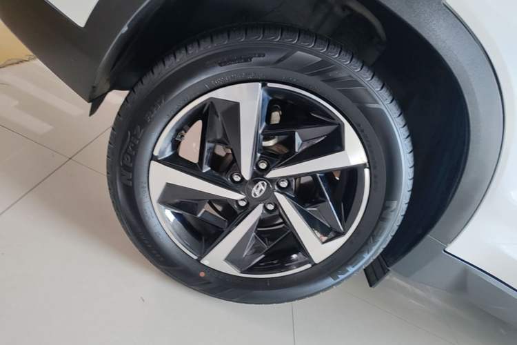 Used Hyundai ix35 2021 2.0L Automatic 2WD GLS Leading Edition Right Rear Wheel Hub