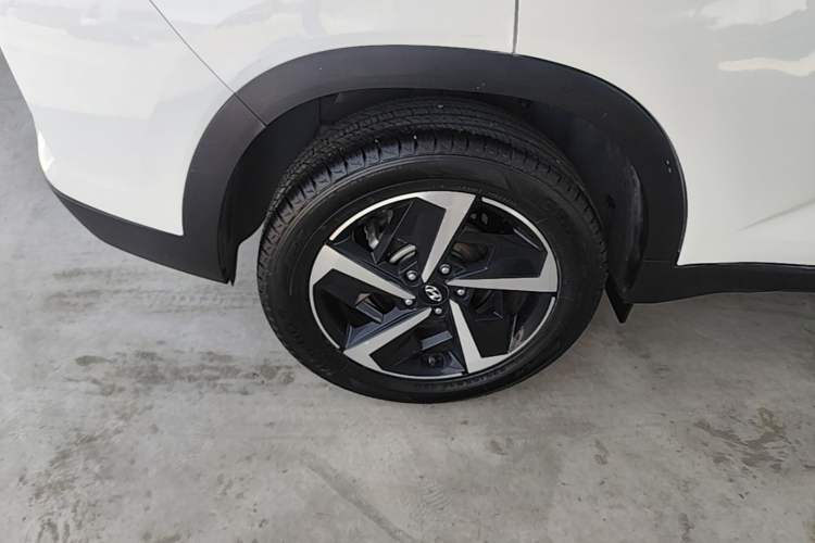 Used Hyundai ix35 2021 2.0L Automatic 2WD GLS Leading Edition Right Rear Wheel Hub