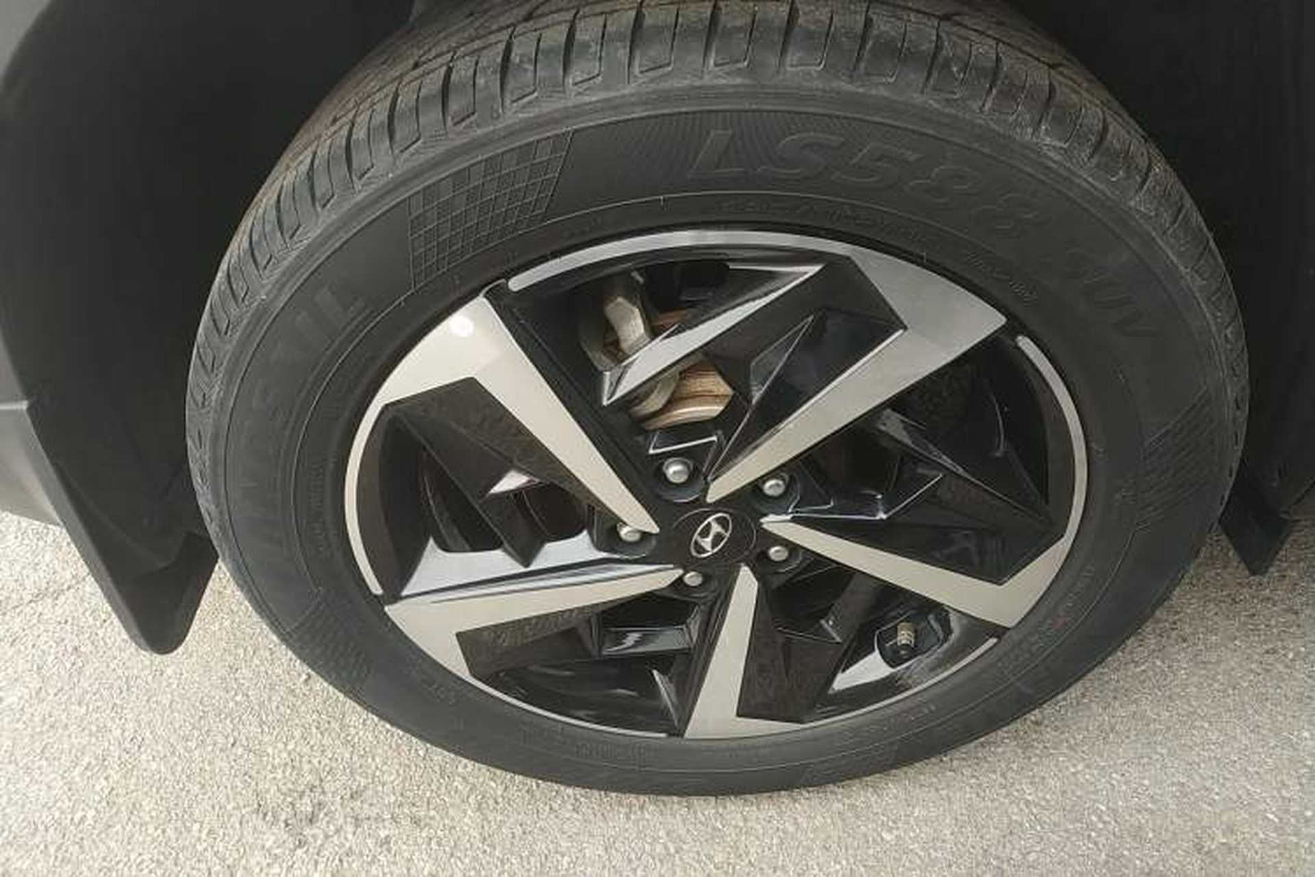 Used Hyundai ix35 2021 2.0L Automatic 2WD GLS Leading Edition Right Rear Wheel Hub