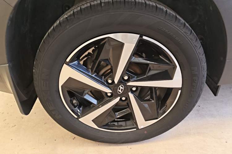 Used Hyundai ix35 2021 2.0L Automatic 2WD GLS Leading Edition Right Rear Wheel Hub