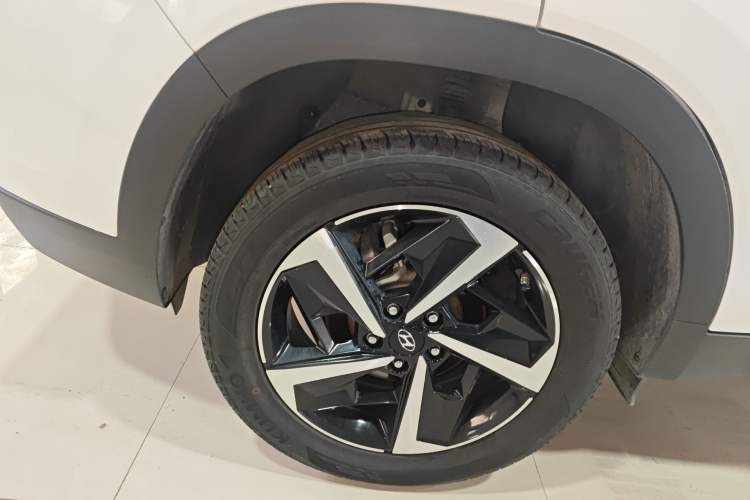 Used Hyundai ix35 2021 2.0L Automatic 2WD GLS Leading Edition Right Rear Wheel Hub