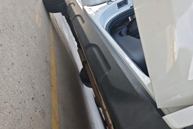 Used Hyundai ix35 2021 2.0L Automatic 2WD GLS Leading Edition Right Side Sill