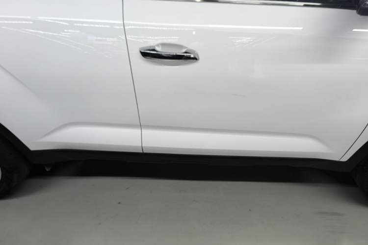 Used Hyundai ix35 2021 2.0L Automatic 2WD GLS Leading Edition Right Side Sill