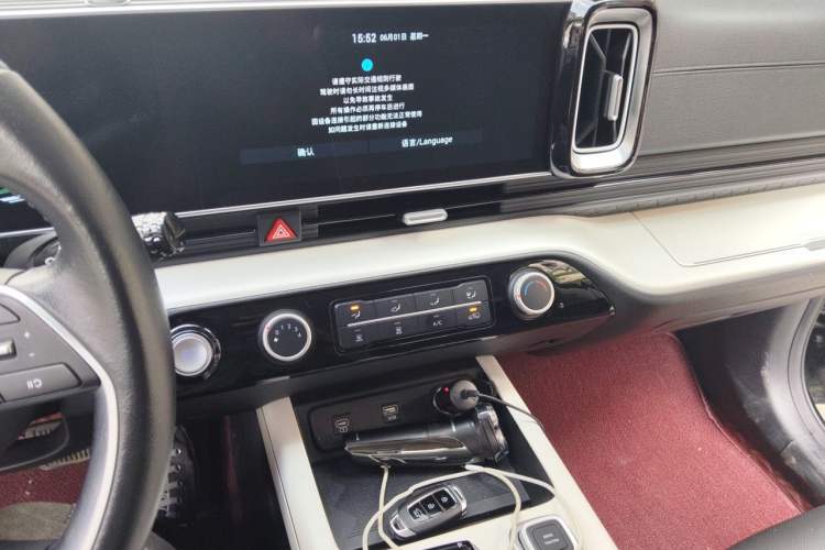 Used Hyundai ix35 2023 Musso 2.0L Deluxe Edition DLX Audio And AC Panel