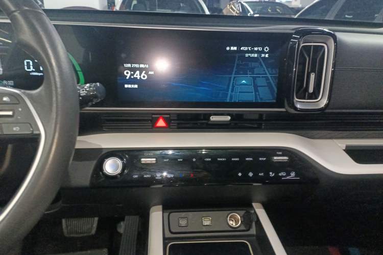 Used Hyundai ix35 2023 Musso 2.0L Deluxe Edition DLX Audio And AC Panel