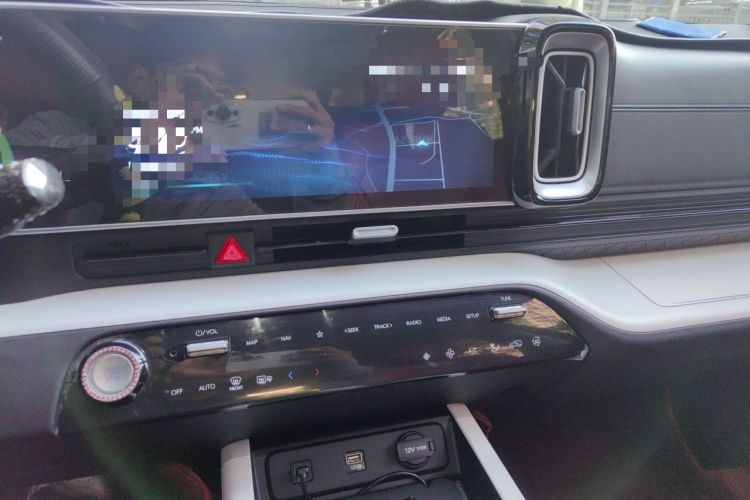 Used Hyundai ix35 2023 Musso 2.0L Prestige Yeyue Edition LUX Audio And AC Panel