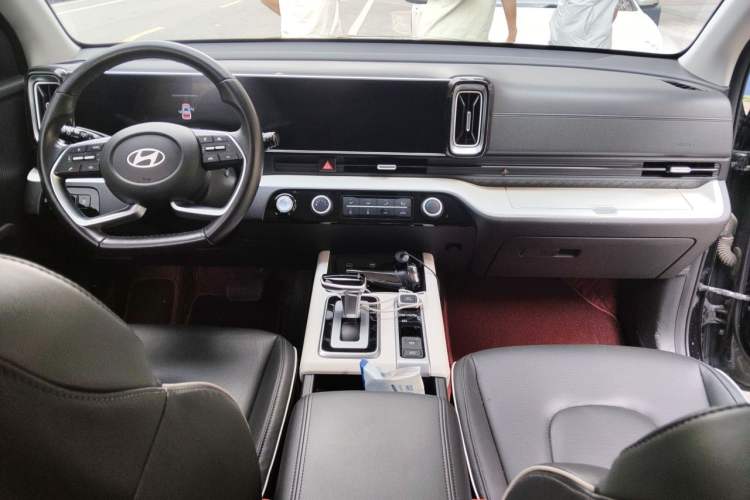Used Hyundai ix35 2023 Musso 2.0L Deluxe Edition DLX Center Console