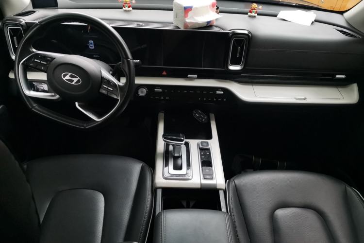 Used Hyundai ix35 2023 Musso 2.0L Prestige LUX Edition Center Console